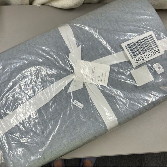 Pottery Barn Belgian Flax Linen Handstitched Quilt Chambray Blue Full Queen NEW - Picture 2 of 4